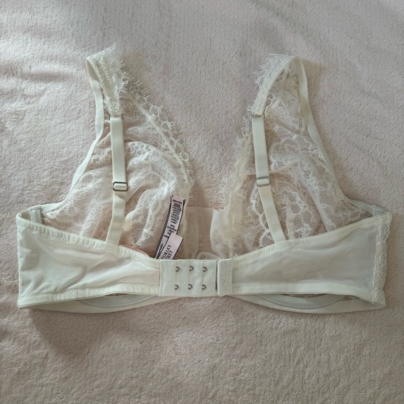 NWOT VS Unlined Bra - Picture 2 of 3